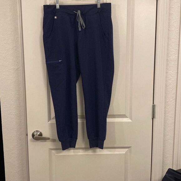 Figs scrubs, jogger, pants, size medium - Picture 1 of 6